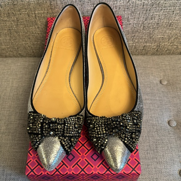 Tory Burch Vanessa Flat with Crystal Bow Detail - Picture 6 of 9